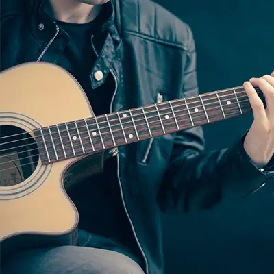 corsi di chitarra acustica moderna classica accademi aeuropea di musica erba