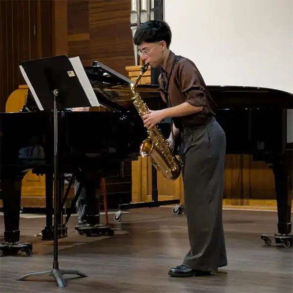 Elisa Del Pozzo corso sassofono accademia europea di musica erba como